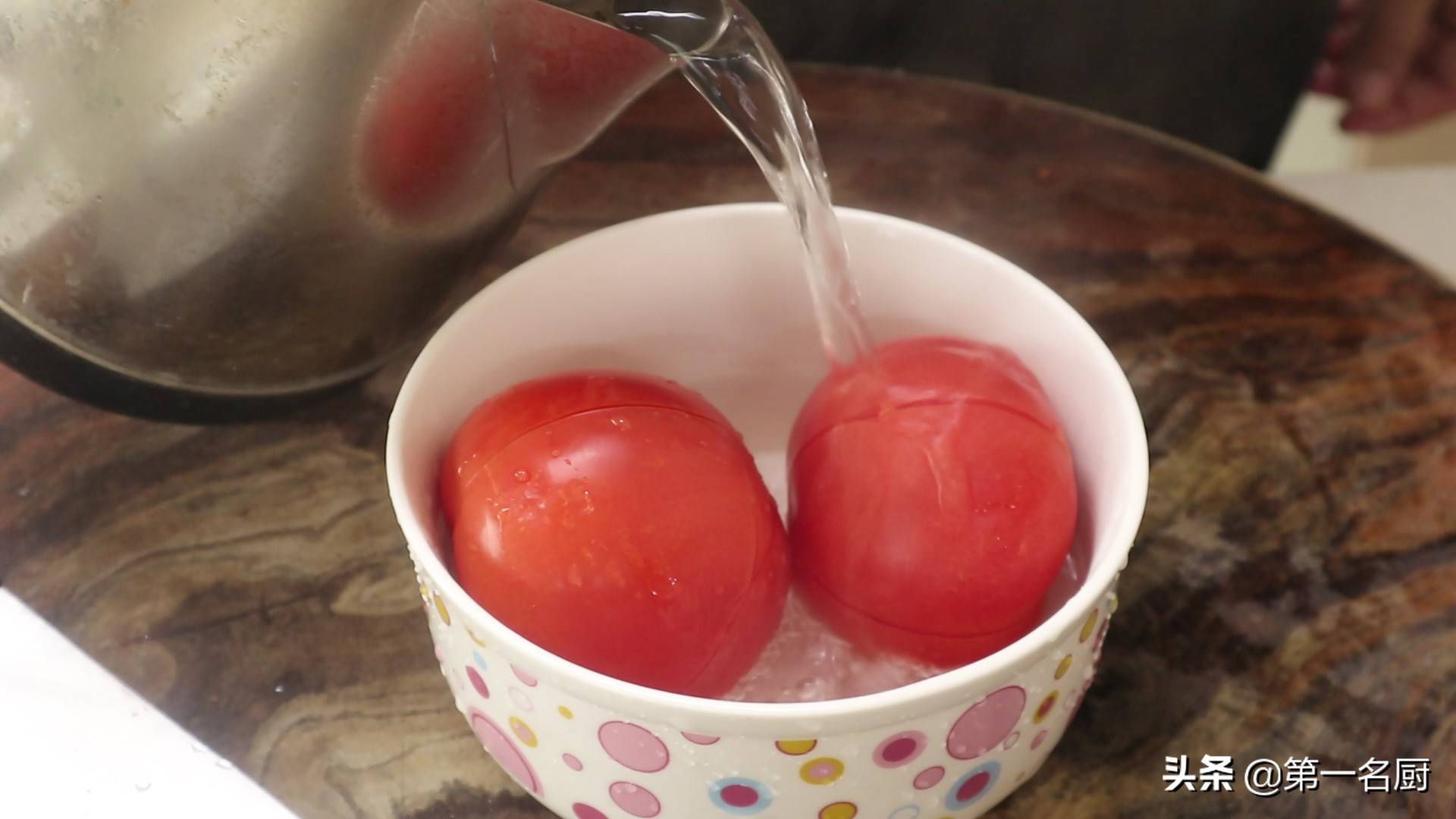 西红柿鸡蛋疙瘩汤（这才是西红柿疙瘩汤正确的做法）-第1张图片