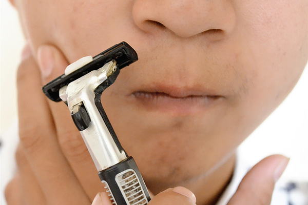 男性刮胡子的最佳时间是早上还是晚上?永久去胡子的小技巧-第3张图片