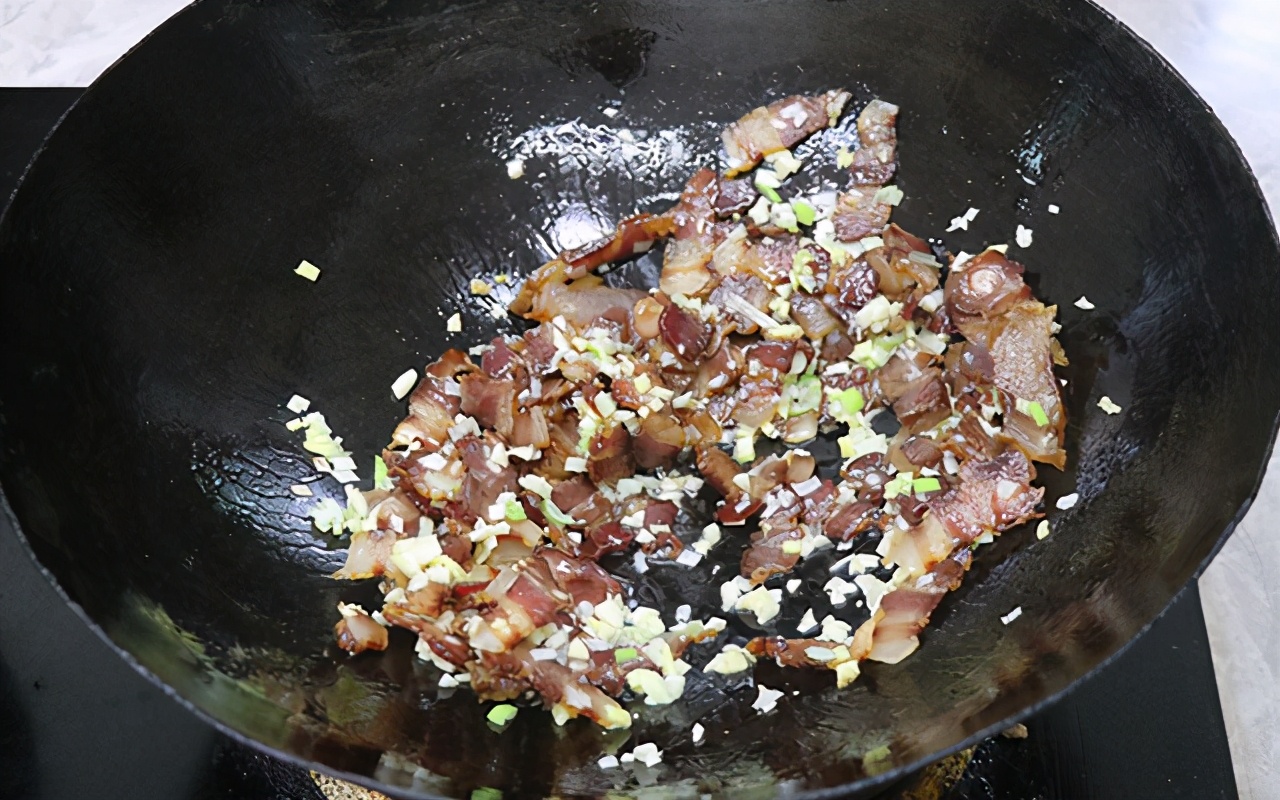 青椒炒腊肉的家常做法，超详细做法步骤大全-第7张图片